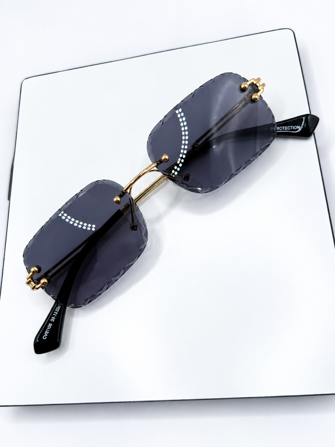 Crystal cut black